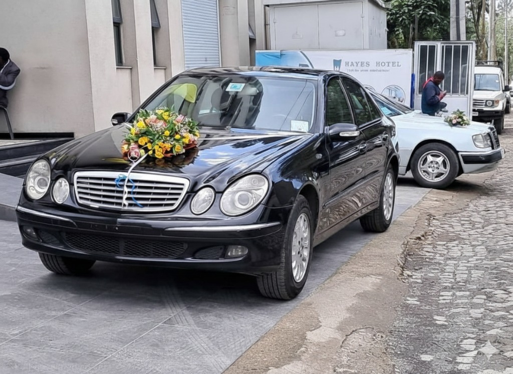 Mercedes E-Class Black